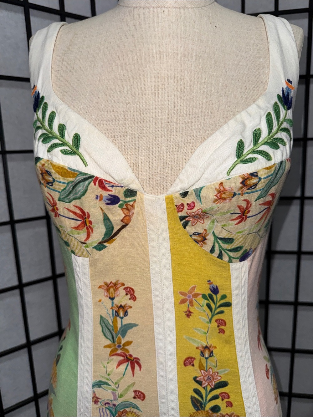 FARM Rio defect Delicate Floral Stripes Linen Blend Maxi Dress 🌼 - Picture 5 of 16